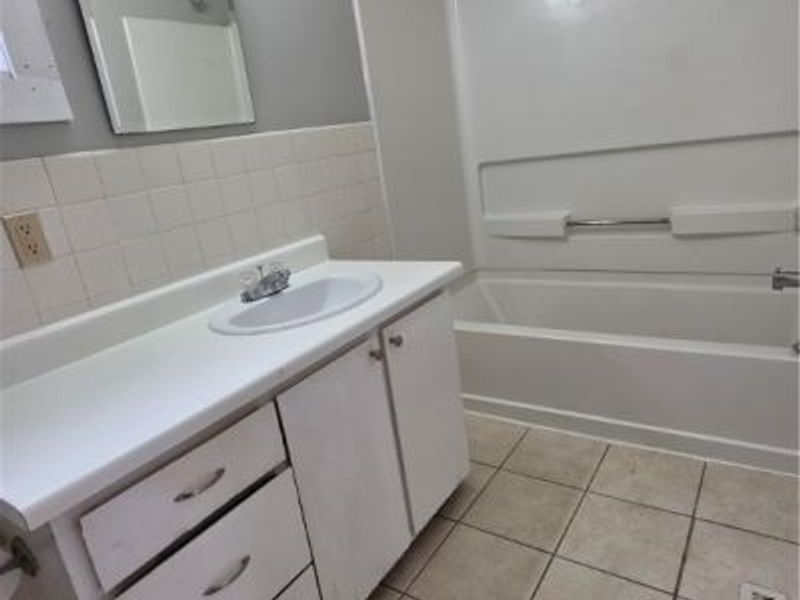 245 E Ford Avenue, Barberton, OH 44203 Photo 10