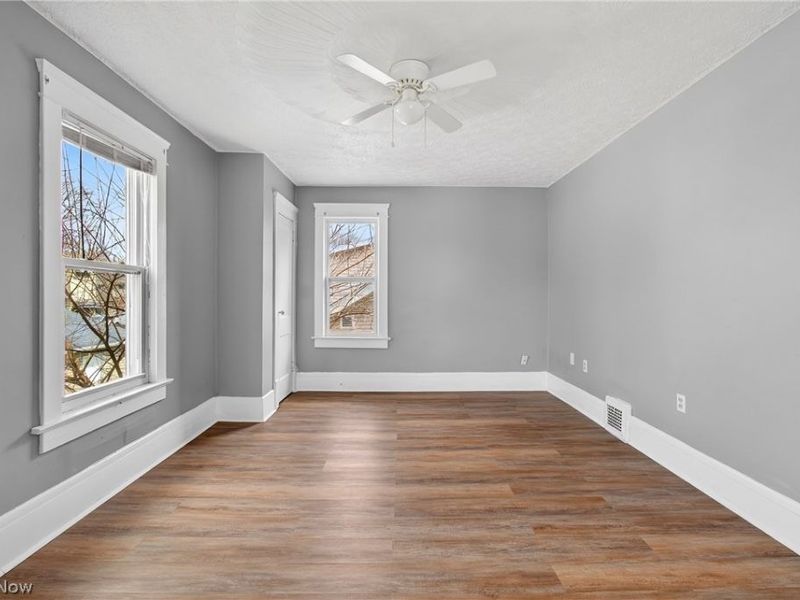 245 E Ford Avenue, Barberton, OH 44203 Photo 15