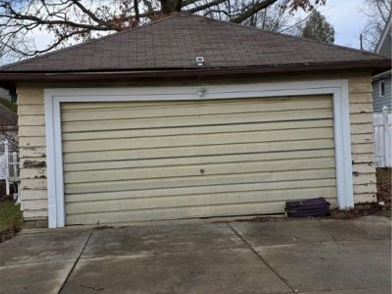 245 E Ford Avenue, Barberton, OH 44203 Photo 3