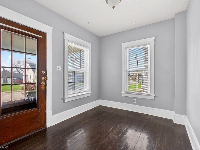 245 E Ford Avenue, Barberton, OH 44203 Photo 4