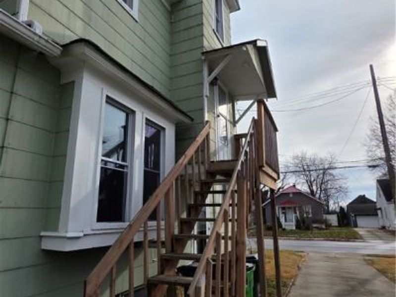 245 E Ford Avenue, Barberton, OH 44203 Photo 4