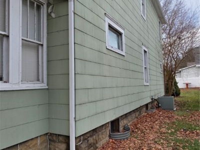 245 E Ford Avenue, Barberton, OH 44203 Photo 7