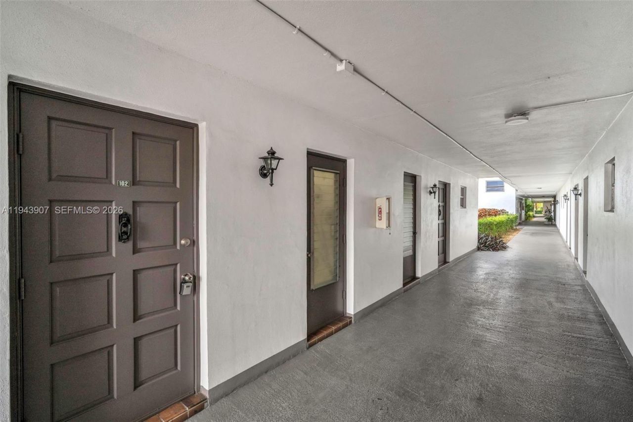 1201 Hillcrest Ct , Unit 102, Hollywood, FL 33021 Photo