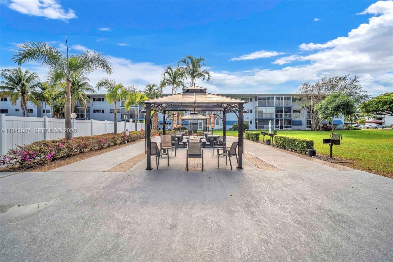 1201 Hillcrest Ct , Unit 102, Hollywood, FL 33021 Photo