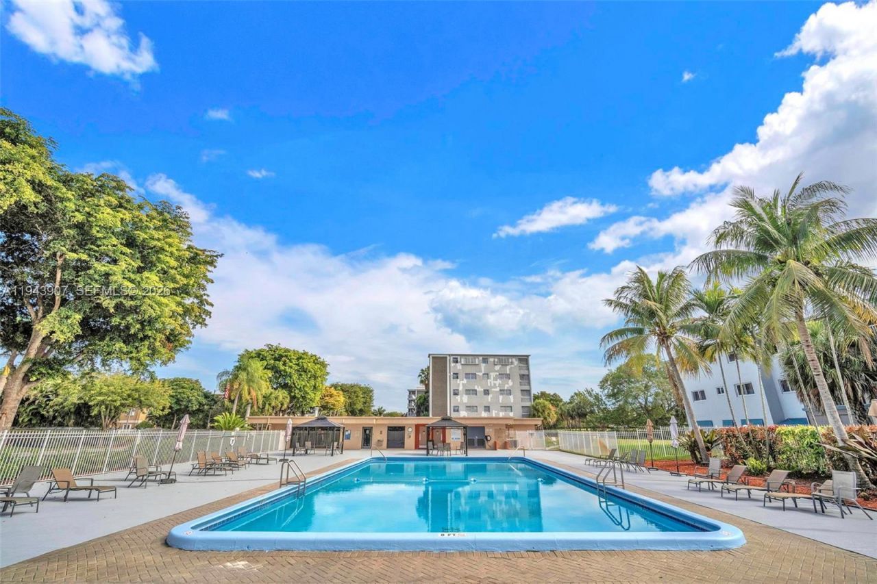 1201 Hillcrest Ct , Unit 102, Hollywood, FL 33021 Photo