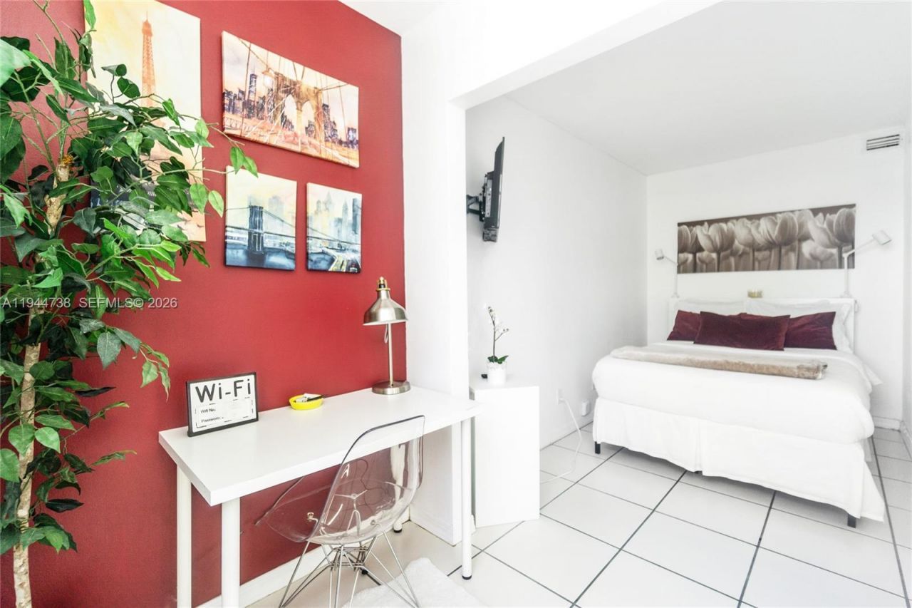 100 Lincoln Rd, Unit 1105, Miami Beach, FL 33139 Photo