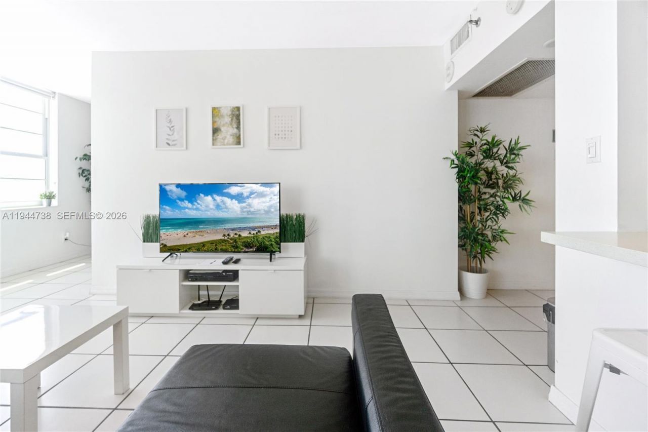 100 Lincoln Rd, Unit 1105, Miami Beach, FL 33139 Photo