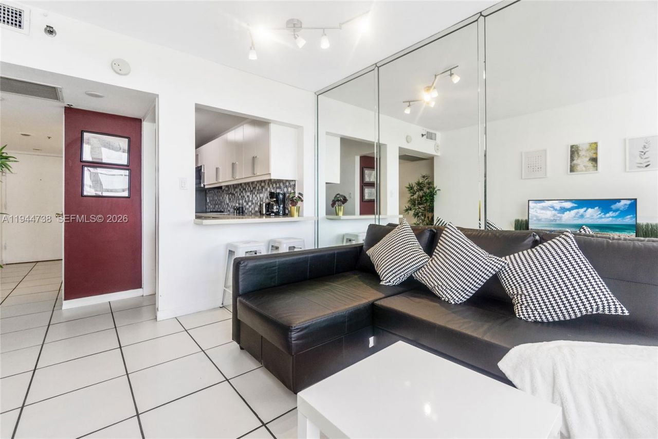 100 Lincoln Rd, Unit 1105, Miami Beach, FL 33139 Photo