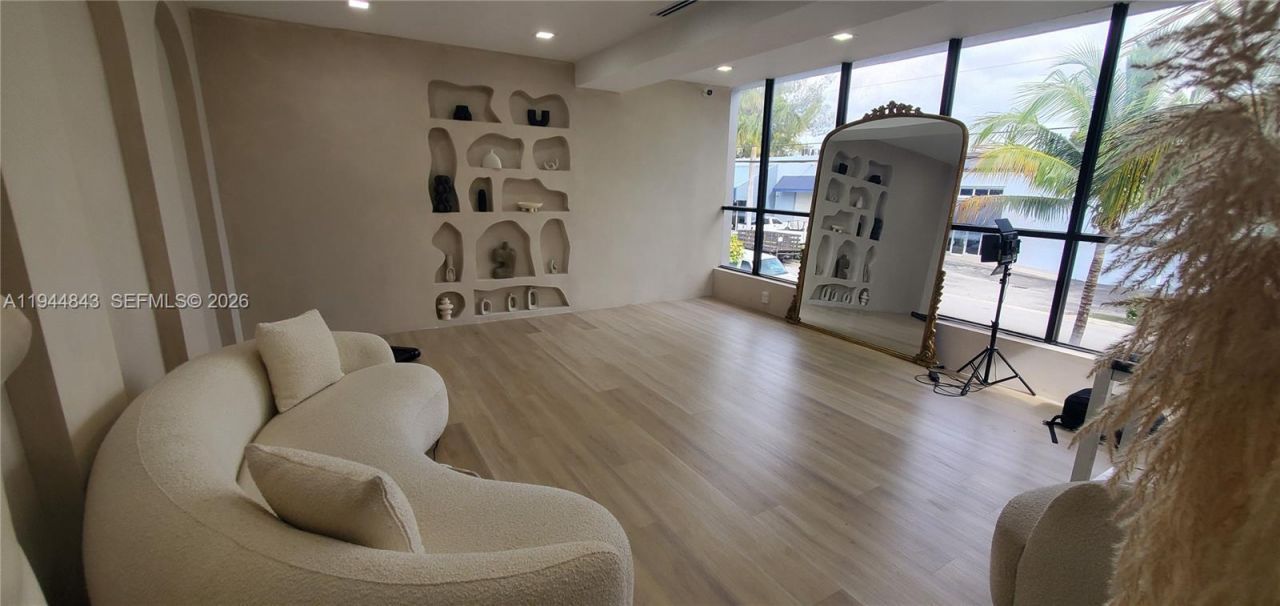 2100 NW 93rd Ave, Doral, FL 33172 Photo