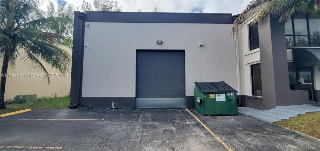 2100 NW 93rd Ave, Doral, FL 33172 Photo