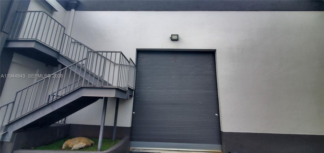 2100 NW 93rd Ave, Doral, FL 33172 Photo