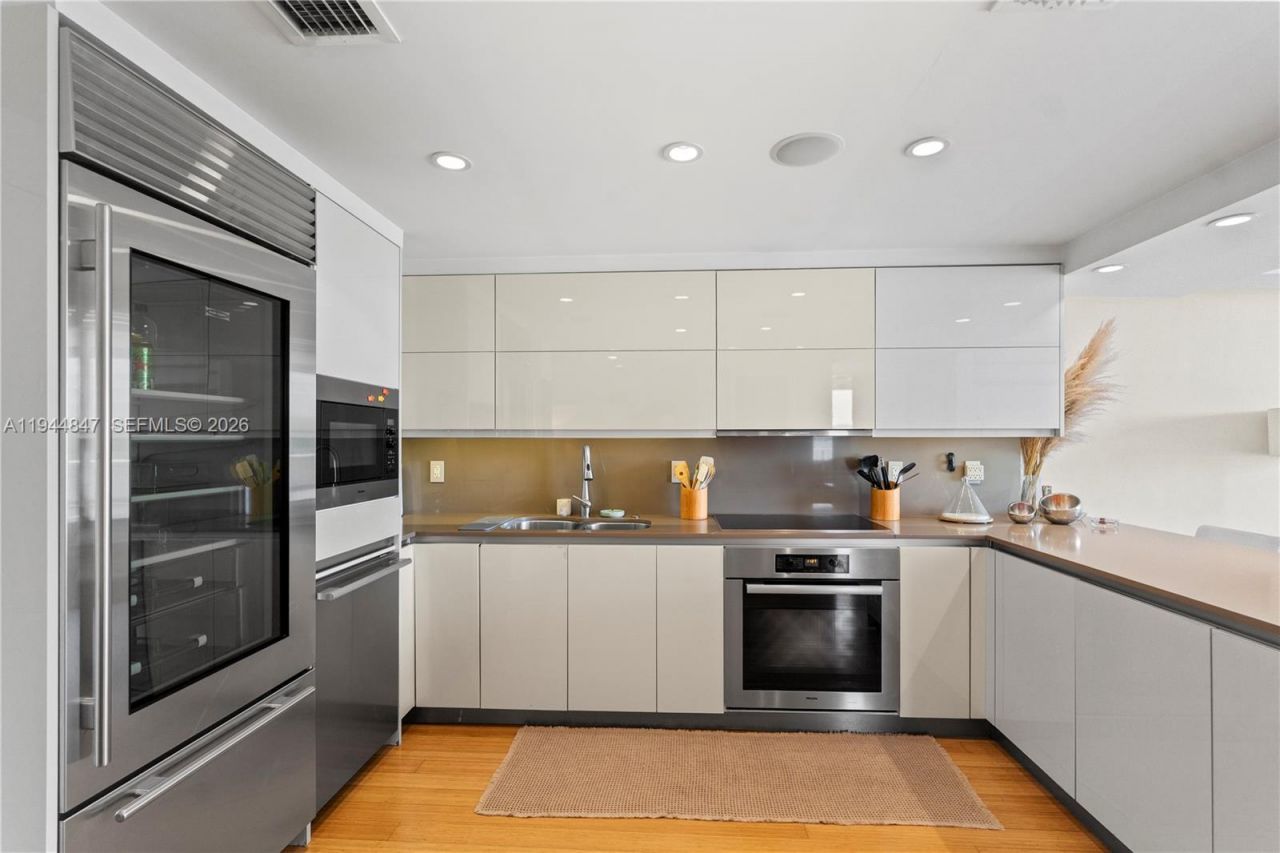 200 SE 15th Rd, Unit 5D, Miami, FL 33129 Photo