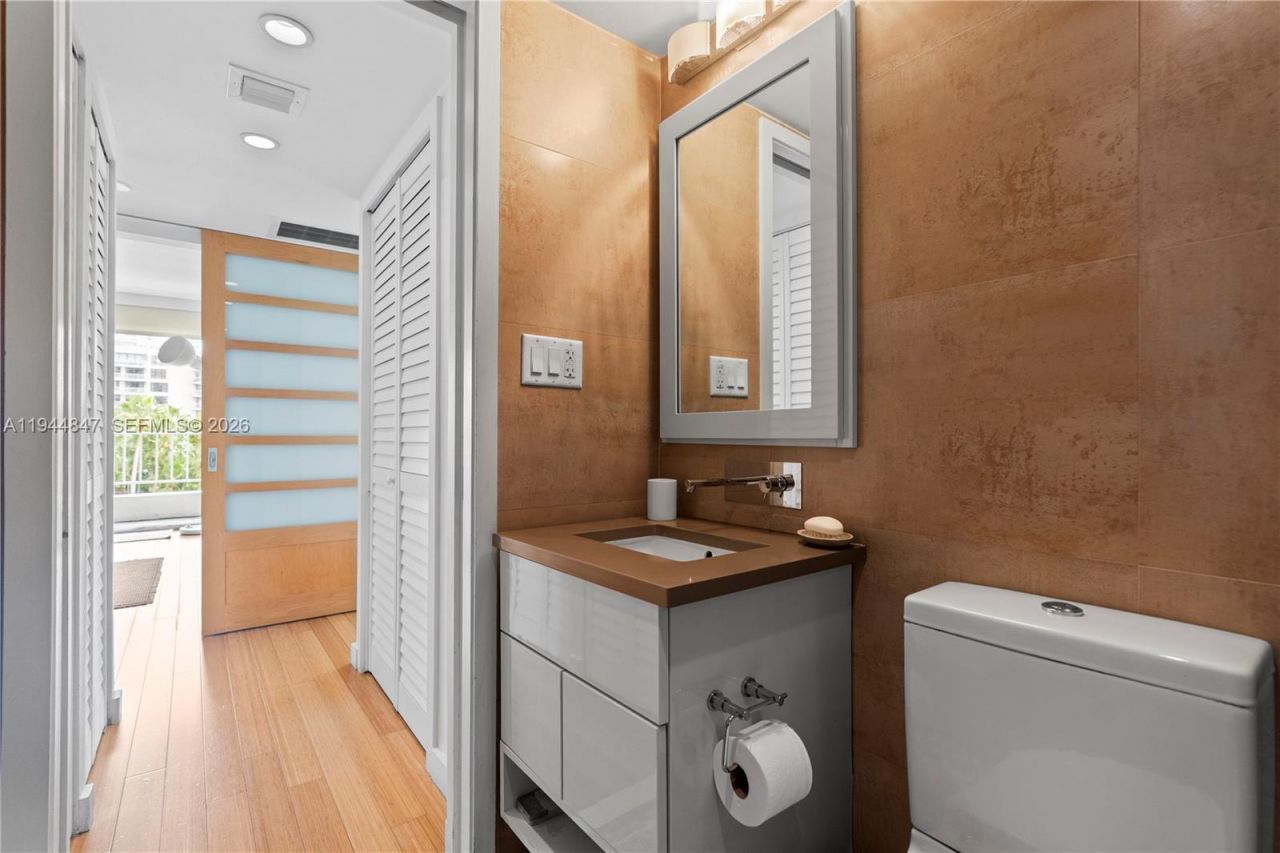 200 SE 15th Rd, Unit 5D, Miami, FL 33129 Photo