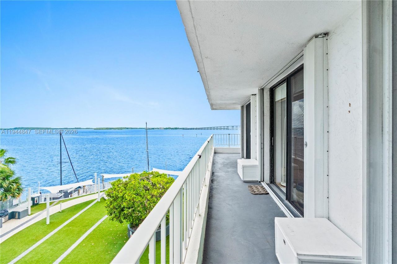 200 SE 15th Rd, Unit 5D, Miami, FL 33129 Photo