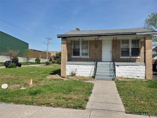 7923 W Bruno Avenue, St Louis, MO 63117