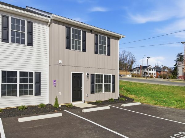 409 N Washington AVE, Unit 12, Pulaski, VA 24301