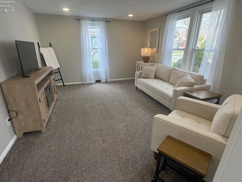 545 W Stevenson Street, Gibsonburg, OH 43431 Photo 4