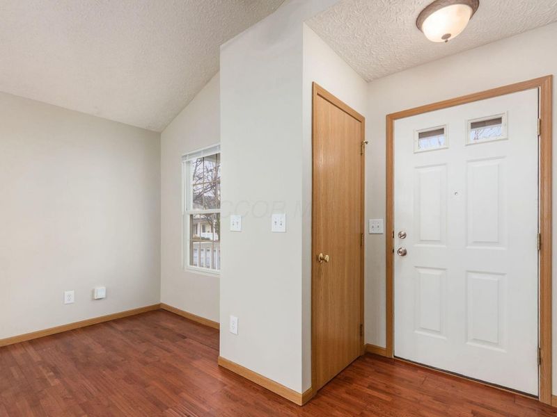 8307 Tegmen Street, Columbus, OH 43240 Photo 2