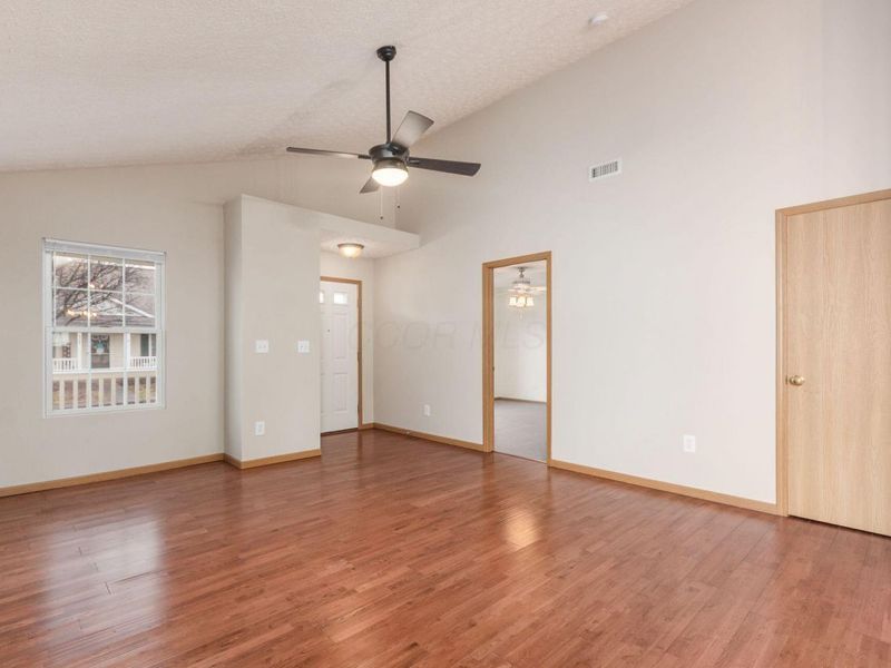 8307 Tegmen Street, Columbus, OH 43240 Photo 8