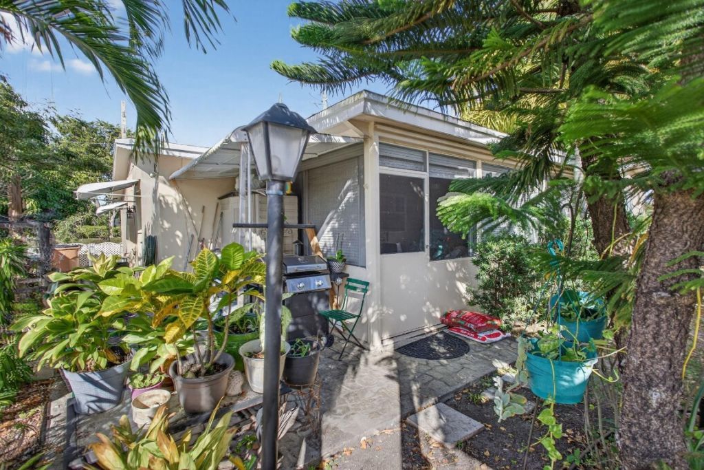 910 NW 49th Court, Deerfield Beach, FL 33064 Photo