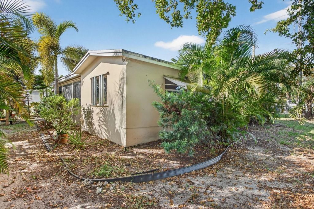 910 NW 49th Court, Deerfield Beach, FL 33064 Photo