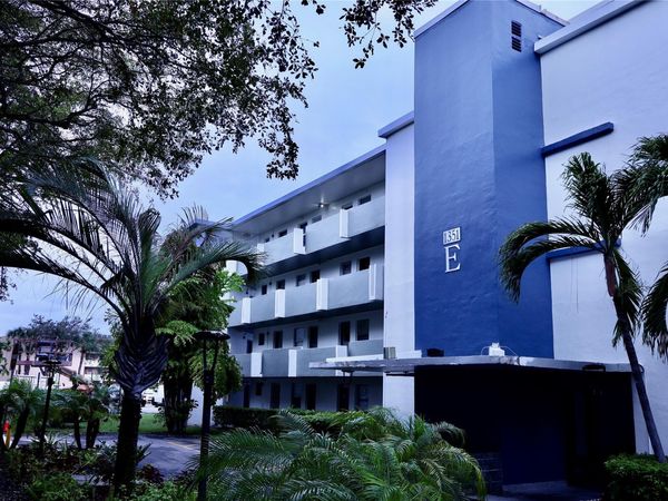 1351 NE 191st St, Unit E217, Miami, FL 33179
