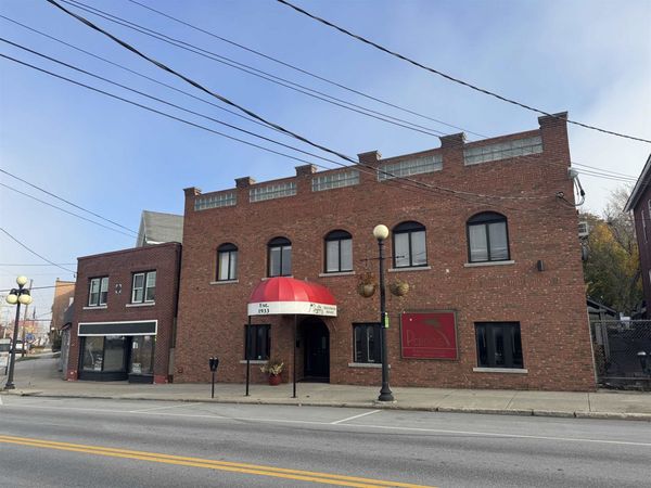 36 Strongs Avenue, Rutland City, VT 05701