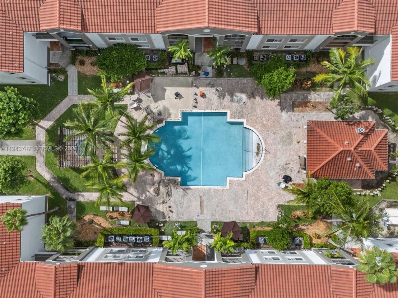 6861 SW 44th St , Unit 304, Miami, FL 33155 Photo