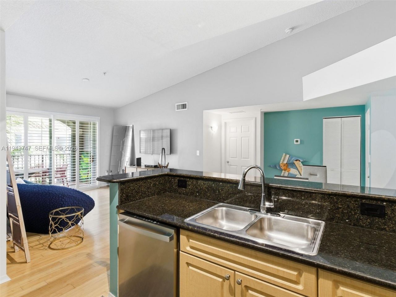 6861 SW 44th St , Unit 304, Miami, FL 33155 Photo