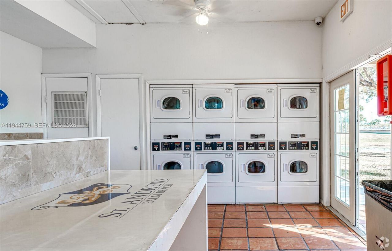 1141 Lake Victoria Dr, Unit E, West Palm Beach, FL 33411 Photo