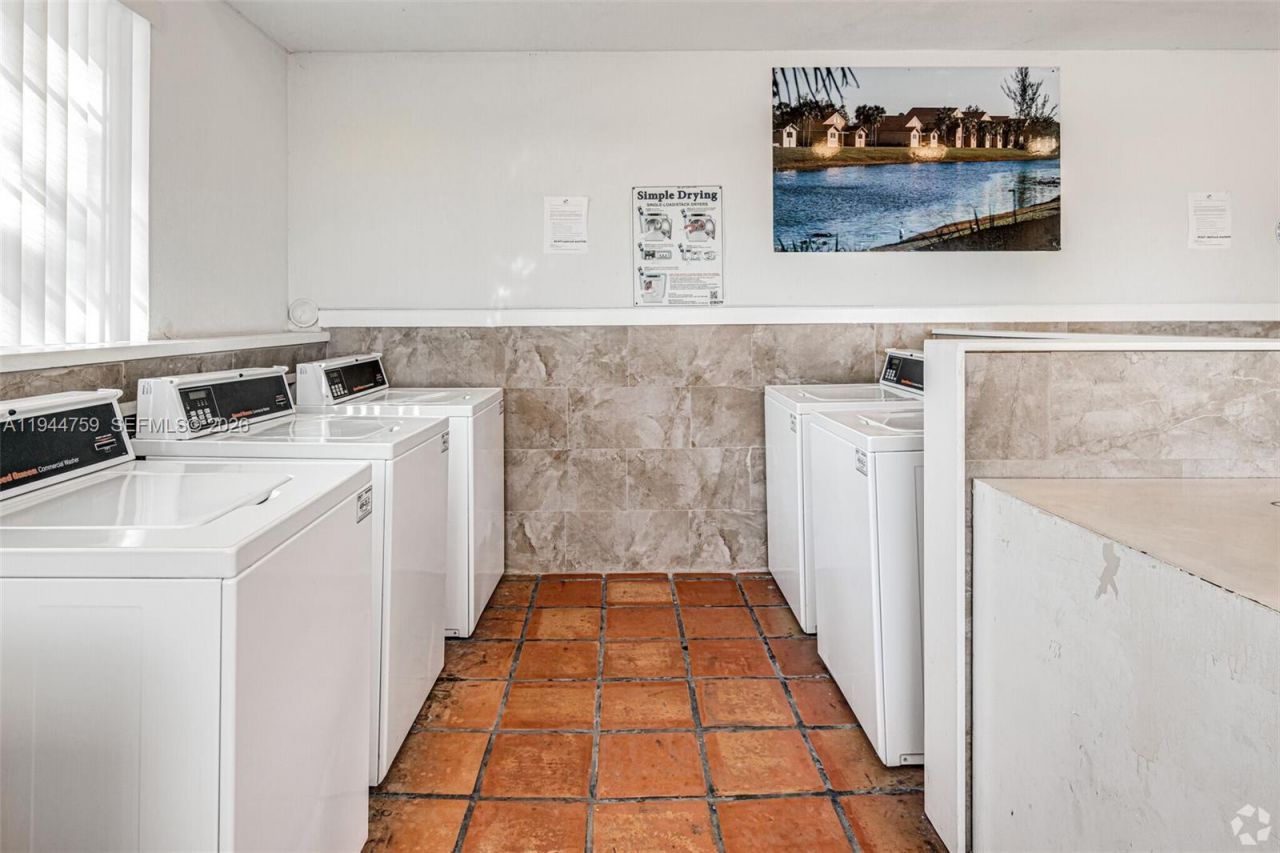 1141 Lake Victoria Dr, Unit E, West Palm Beach, FL 33411 Photo