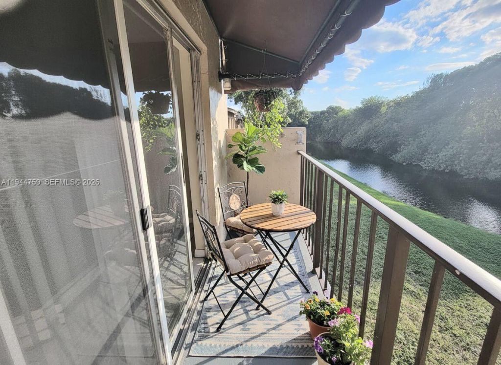 1141 Lake Victoria Dr, Unit E, West Palm Beach, FL 33411 Photo