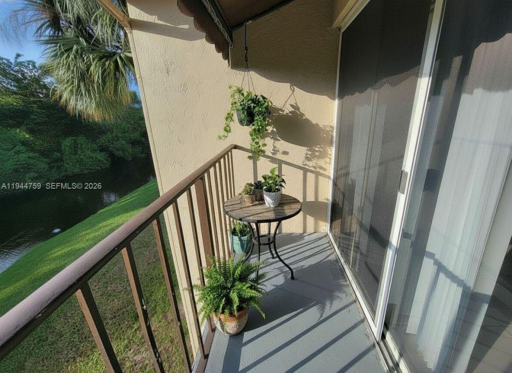 1141 Lake Victoria Dr, Unit E, West Palm Beach, FL 33411 Photo