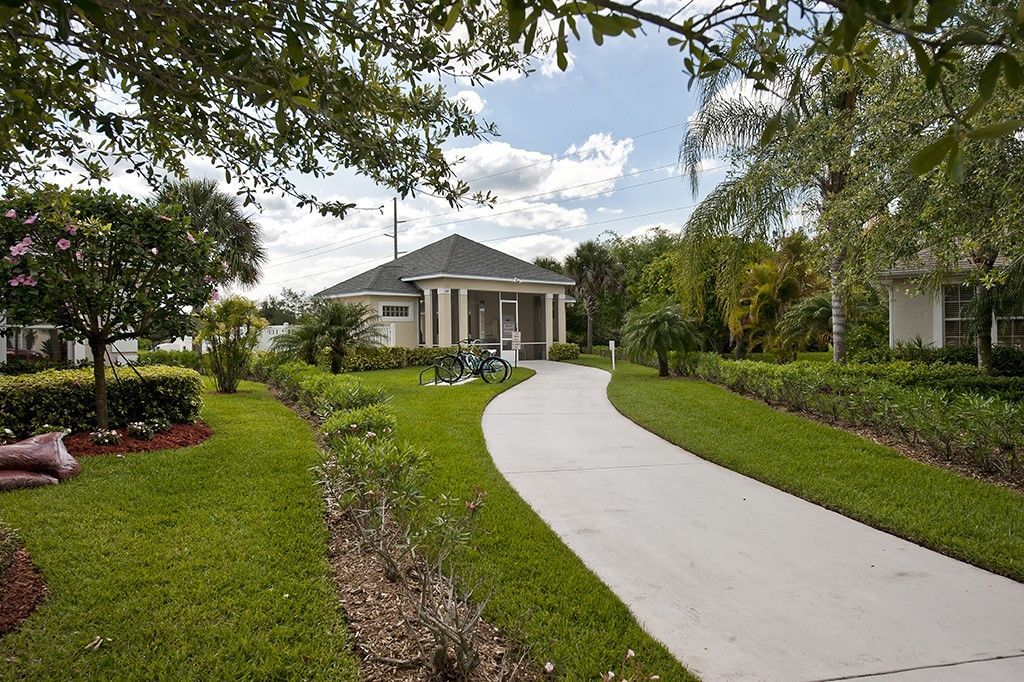 370 E Temple Court Sw, Vero Beach, FL 32968 Photo