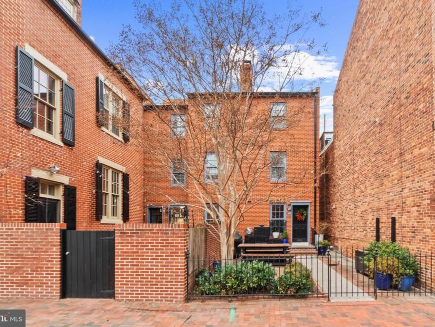 132 W Lee Street, Baltimore, MD 21201 Main Photo