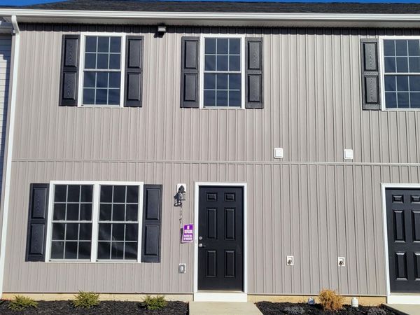 417 N Washington AVE, Unit 8, Pulaski, VA 24301