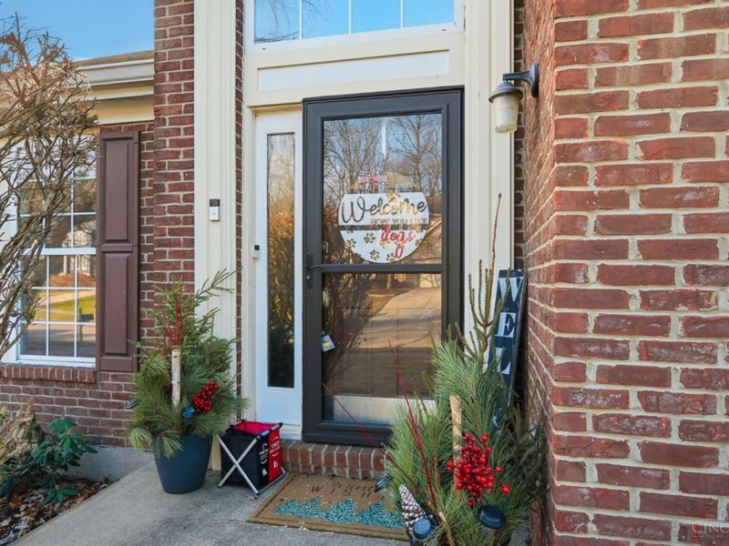 12173 Crestfield Court, Symmes Township, OH 45249 Photo 2