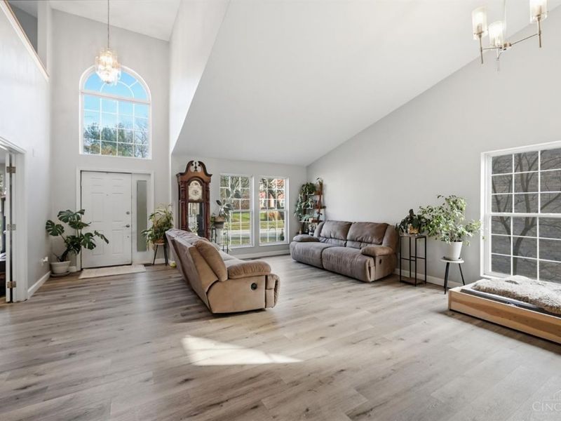 12173 Crestfield Court, Symmes Township, OH 45249 Photo 3