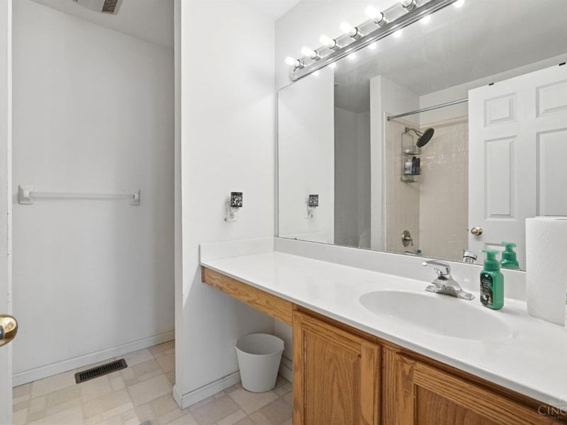 12173 Crestfield Court, Symmes Township, OH 45249 Photo 33