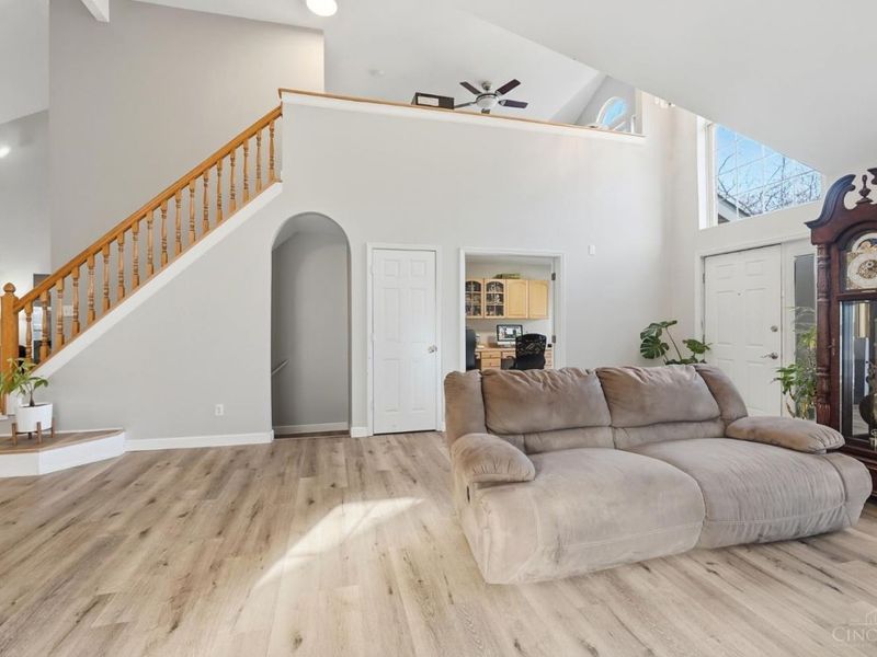 12173 Crestfield Court, Symmes Township, OH 45249 Photo 4