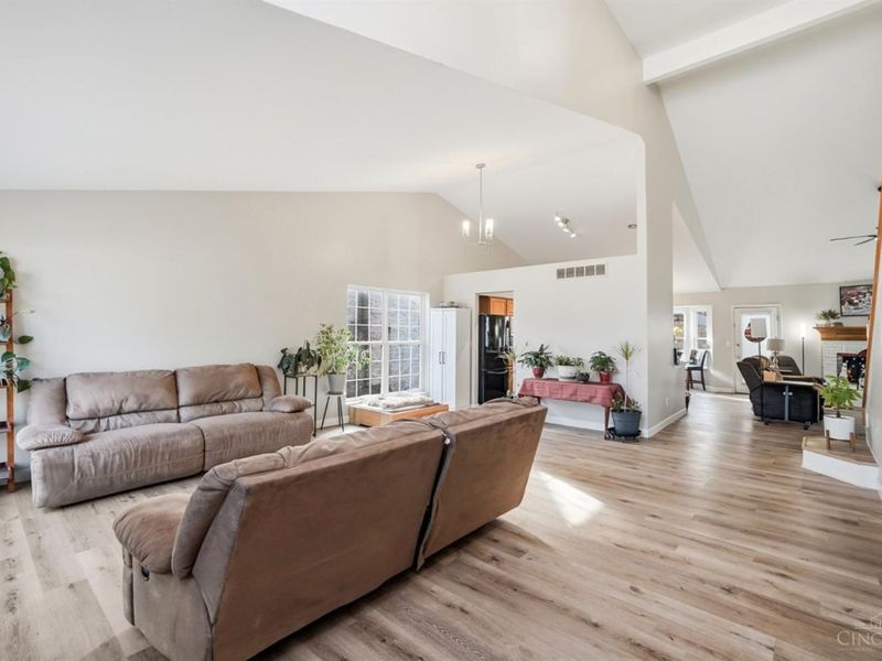 12173 Crestfield Court, Symmes Township, OH 45249 Photo 6