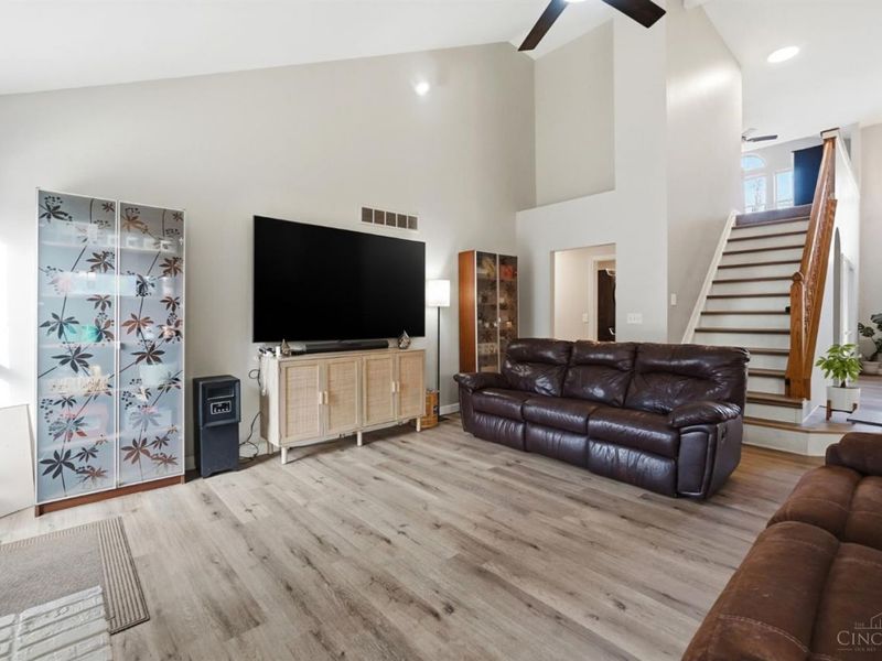 12173 Crestfield Court, Symmes Township, OH 45249 Photo 8