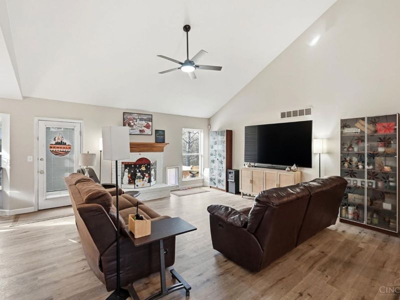 12173 Crestfield Court, Symmes Township, OH 45249 Photo 9