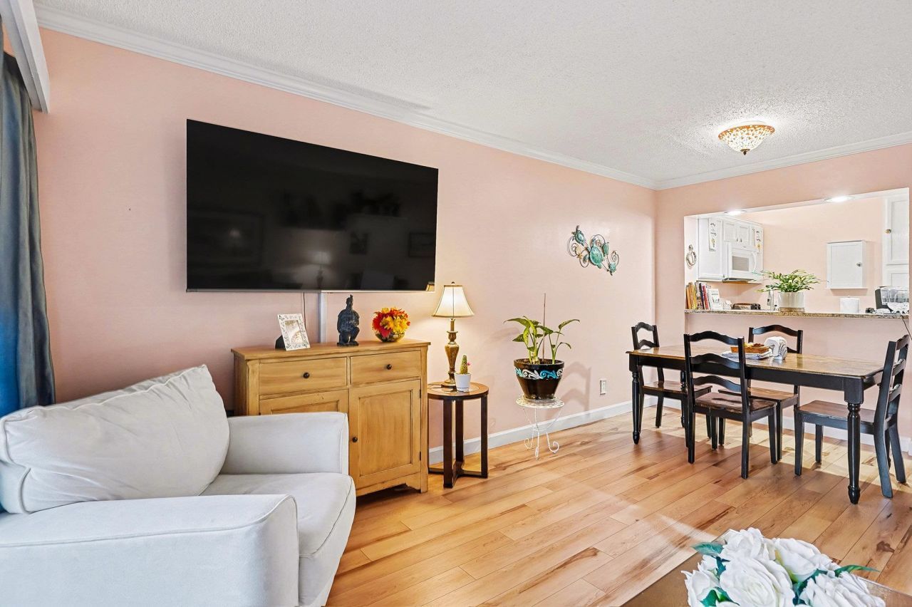 415 Ocean Creek Dr. Photo 10