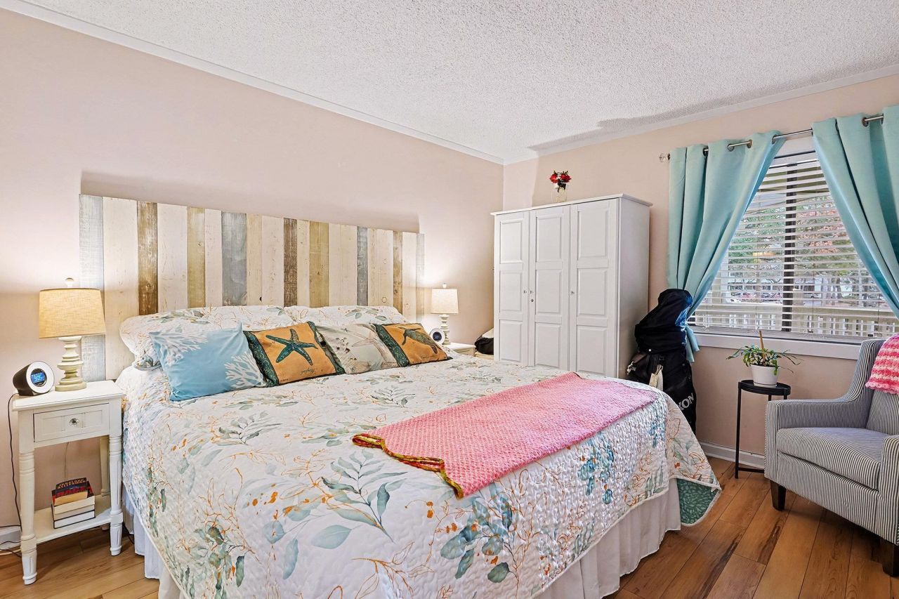 415 Ocean Creek Dr. Photo 16