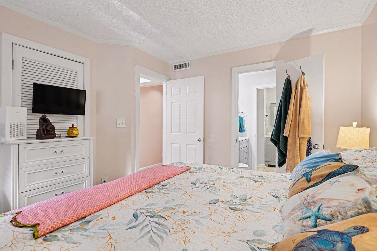 415 Ocean Creek Dr. Photo 17