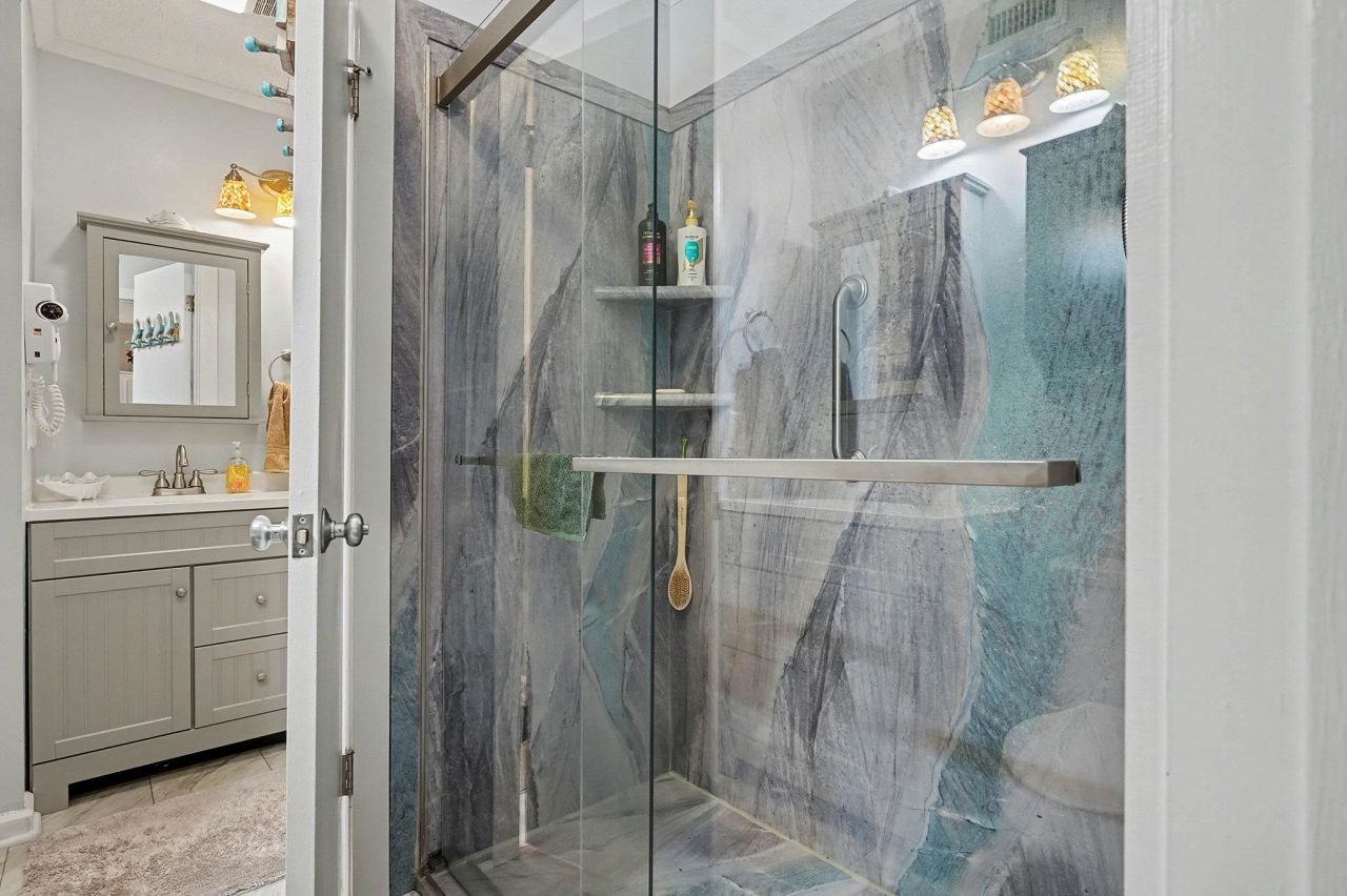 415 Ocean Creek Dr. Photo 19