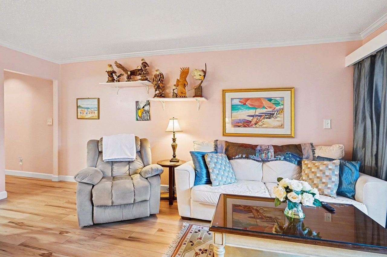 415 Ocean Creek Dr. Photo 7