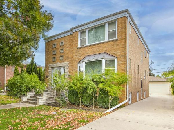 6433 N Drake Avenue, Lincolnwood, IL 60712