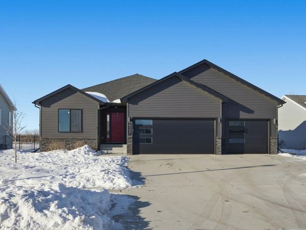 6137 68th Street S, Fargo, ND 58104